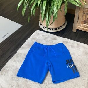 Nike Men’s shorts Med great condition